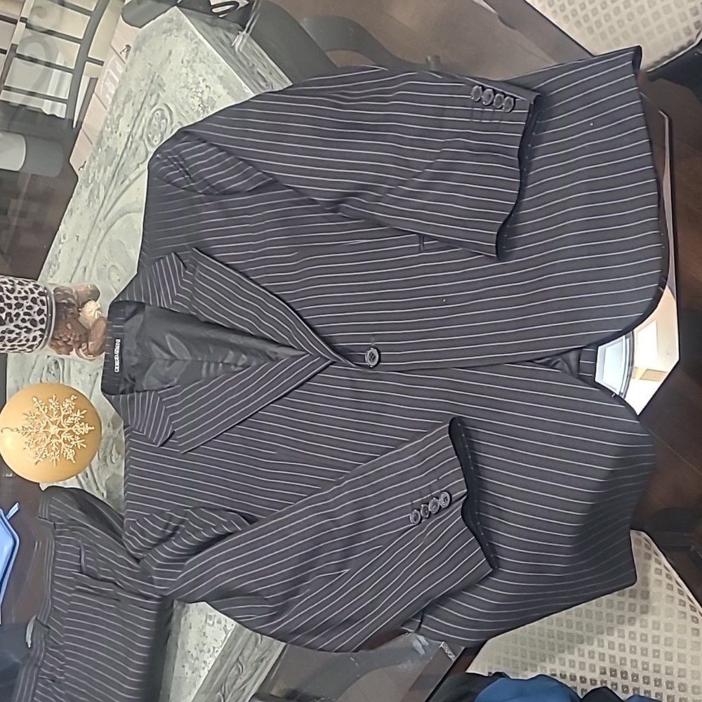 GIORGIO ARMANI Men's WOOL  STRIPPED SUIT LARGE Like New